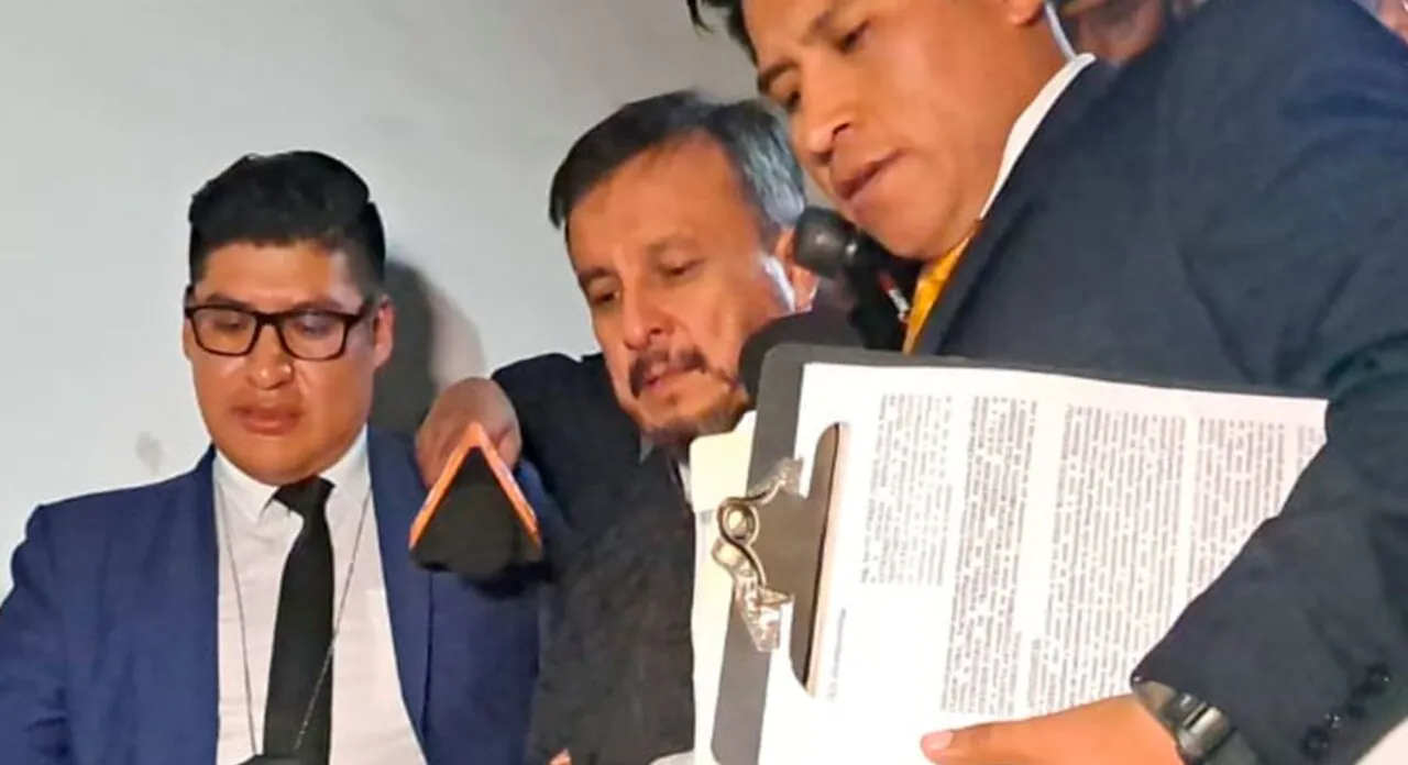 Dictan detención domiciliaria y fianza de Bs 100.000 para el exministro Medinaceli