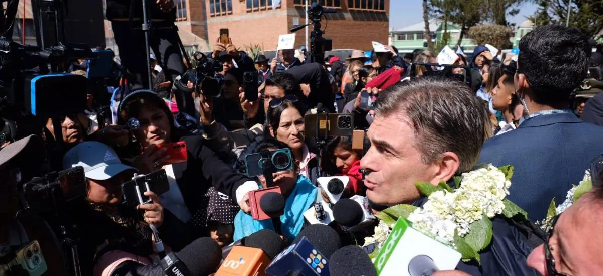 Rodrigo Paz admite problemas con el abastecimiento de diésel y apunta a la estructura de YPFB y la ANH