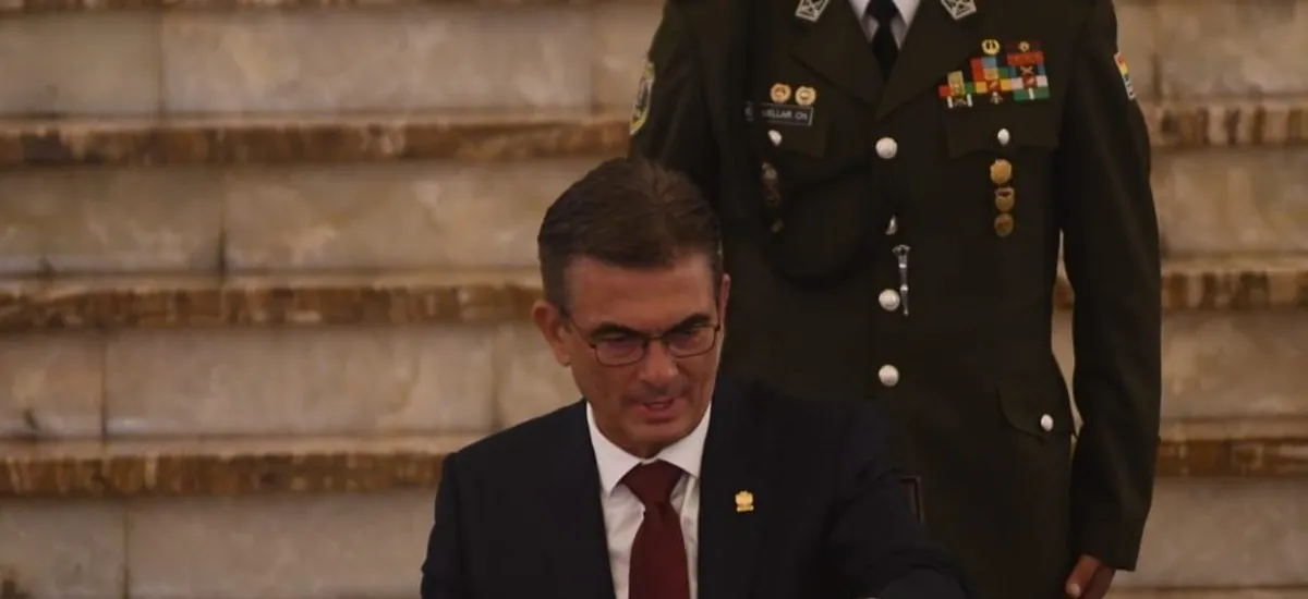 El presidente Paz promulga la normativa que permite a la ALP suspender al fiscal General del Estado