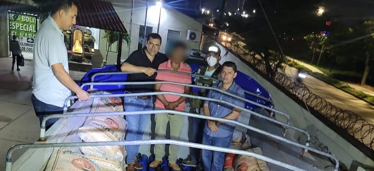Cae camionero con cerca de 3 mil litros de sustancia usada para producir droga