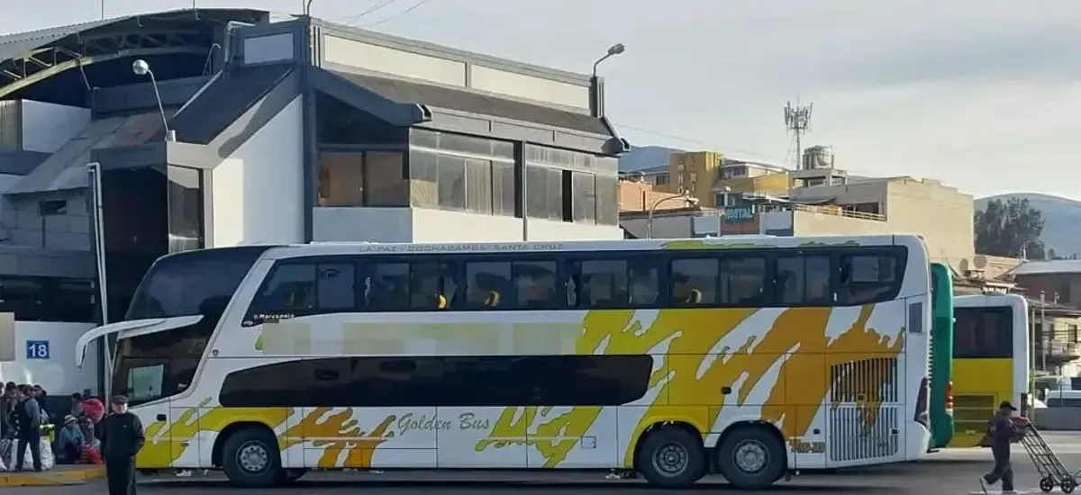 Santa Cruz: No hay acuerdo entre el transporte y la ATT por pasaje interdepartamental; el martes habrá reunión nacional
