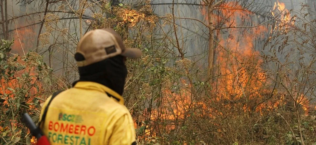Con 13 incendios activos en el departamento, preocupa la situación meteorológica adversa