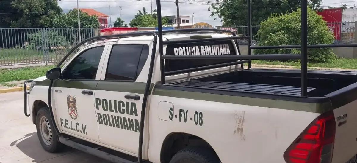 Sujeto enmanilló y prendió fuego a su esposa y luego se dio a la fuga, un niño también fue afectado