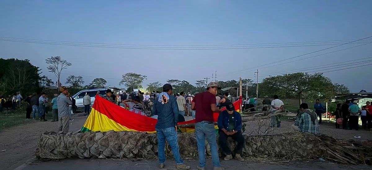 Retoman el bloqueo en la carretera Santa Cruz-Beni y ya son tres los puntos de protesta