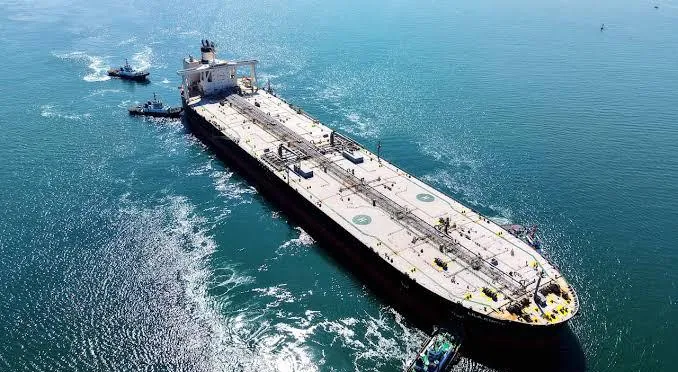 El barril de Brent alcanza los 100 dólares con la extensión del conflicto en Oriente Medio