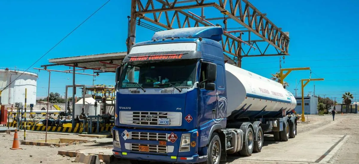 Bolivia cierra julio con falta de diésel, pese a la proyección de YPFB de resolver el desabastecimiento
