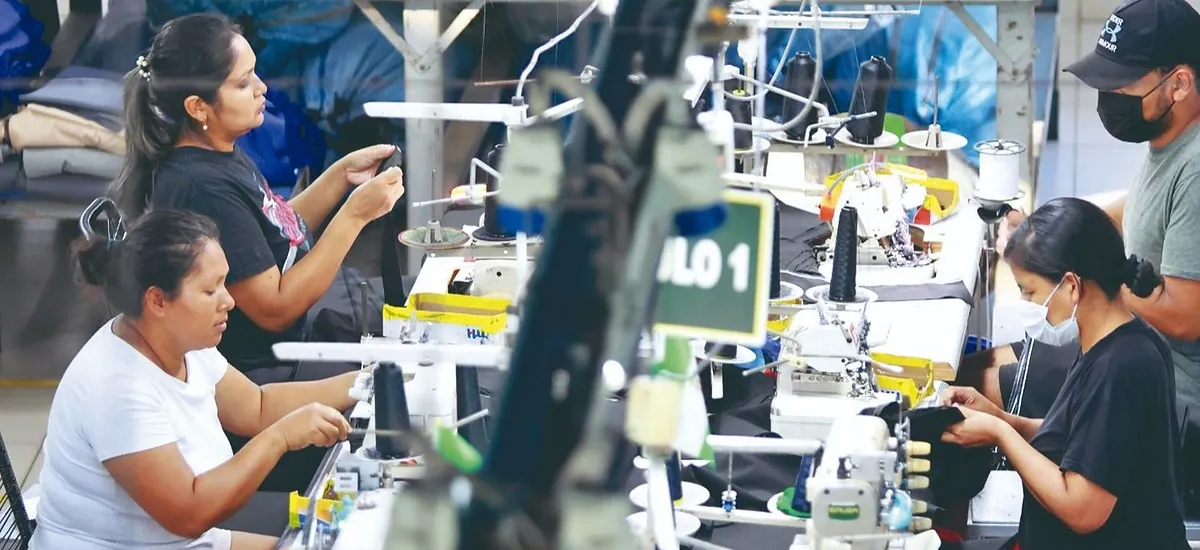 Las mujeres ganan terreno y representan el 45% del empleo en toda Bolivia