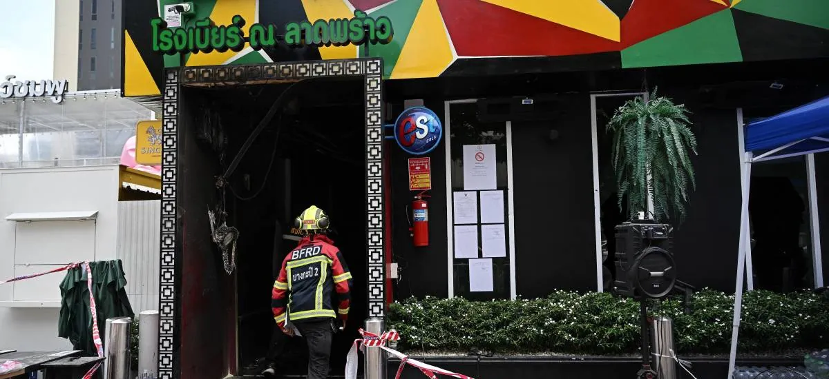 Sube a 32 el balance de muertos en el incendio de un bar en Bangkok