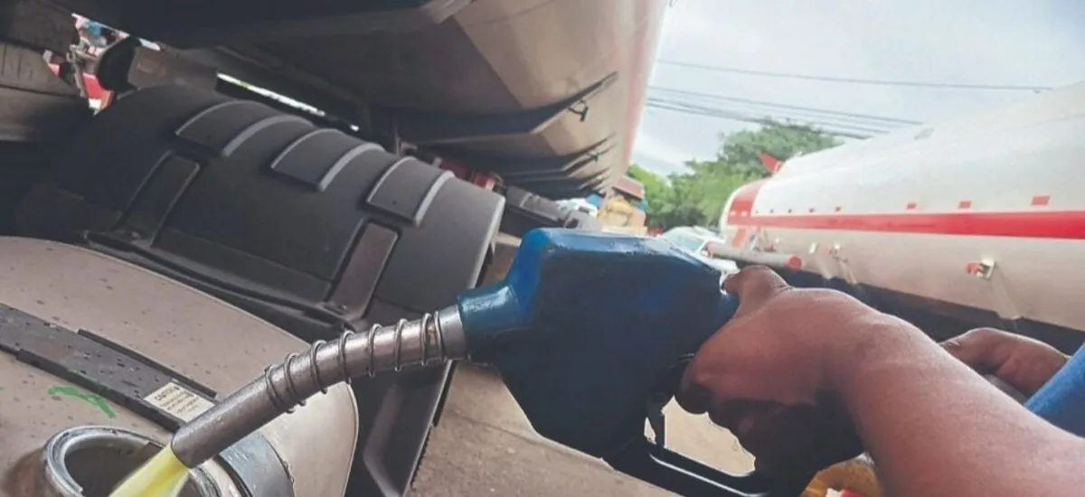 Detectan venta de gasolina a Bs 8 en Mapiri y decomisan 2.500 litros en un acopio de Pailón